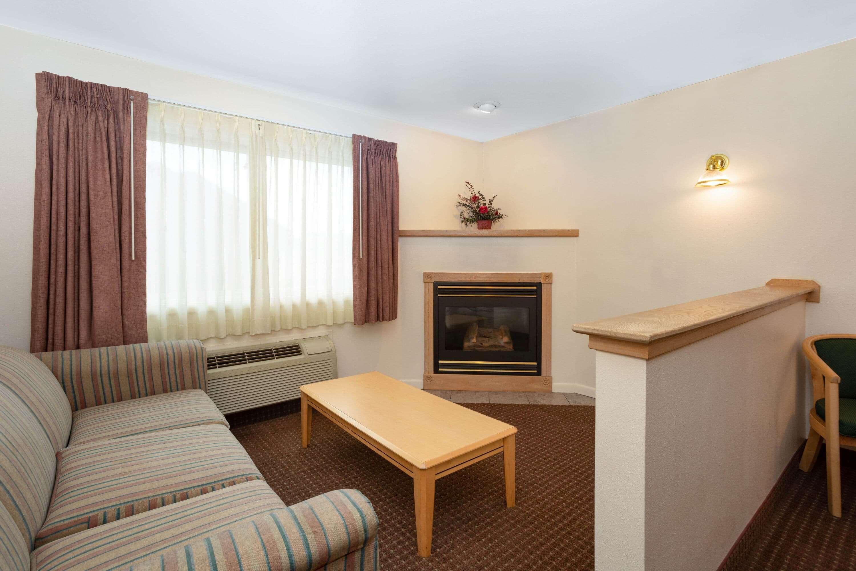 Inn At Lander, Travelodge By Wyndham Extérieur photo