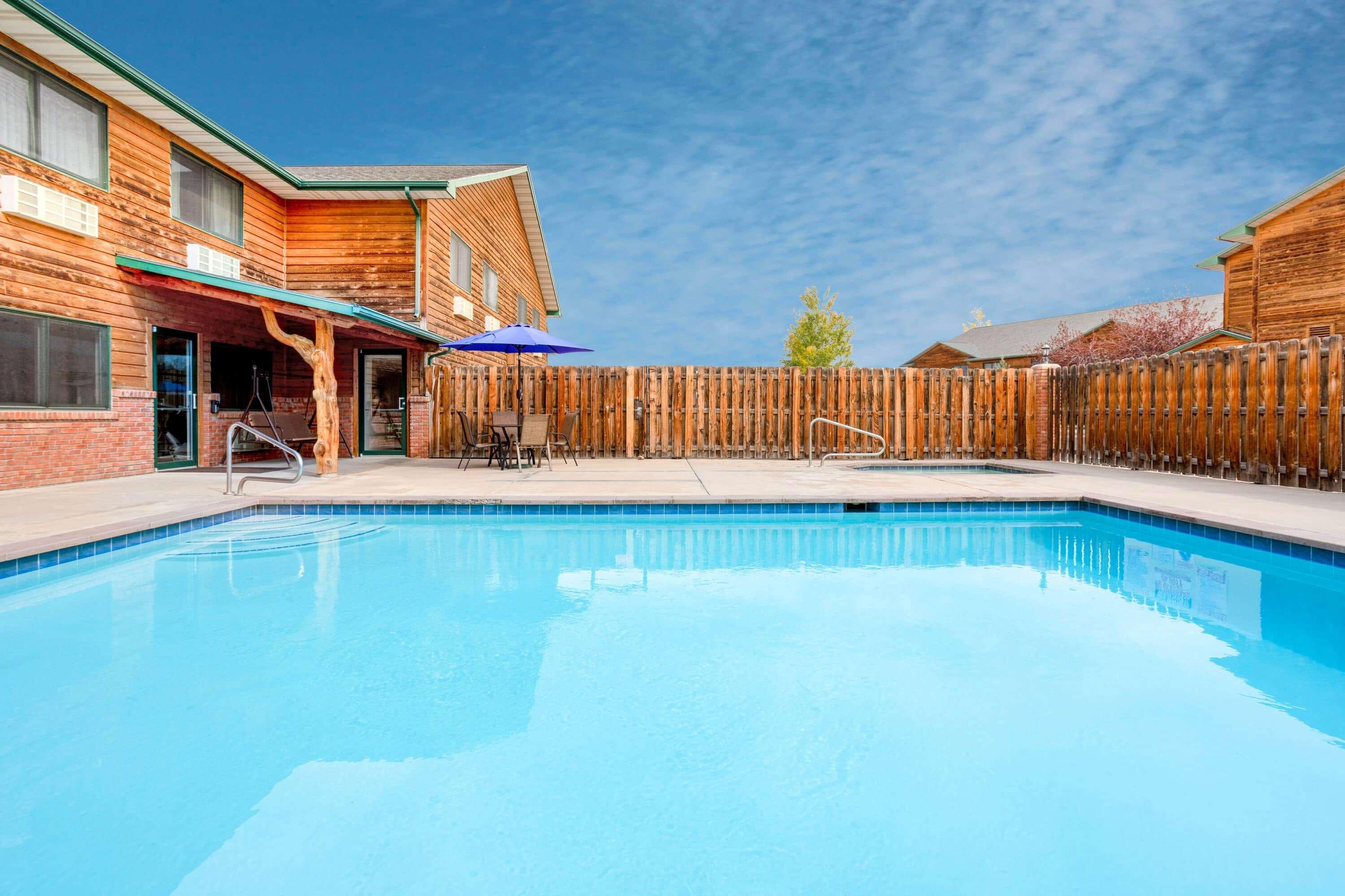 Inn At Lander, Travelodge By Wyndham Extérieur photo