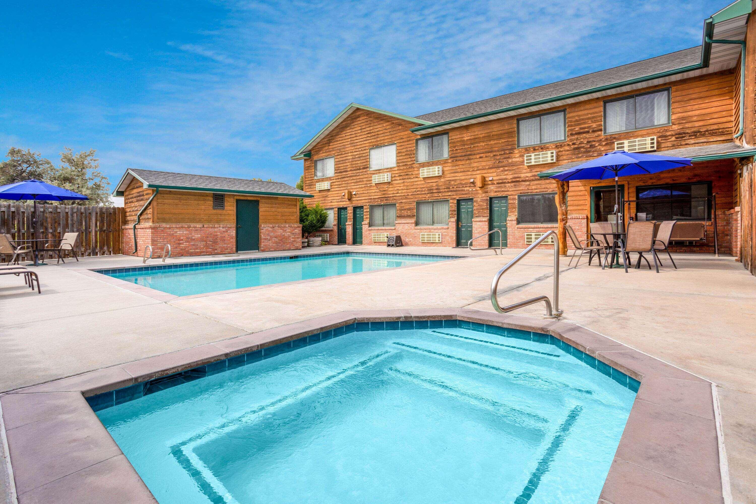 Inn At Lander, Travelodge By Wyndham Extérieur photo
